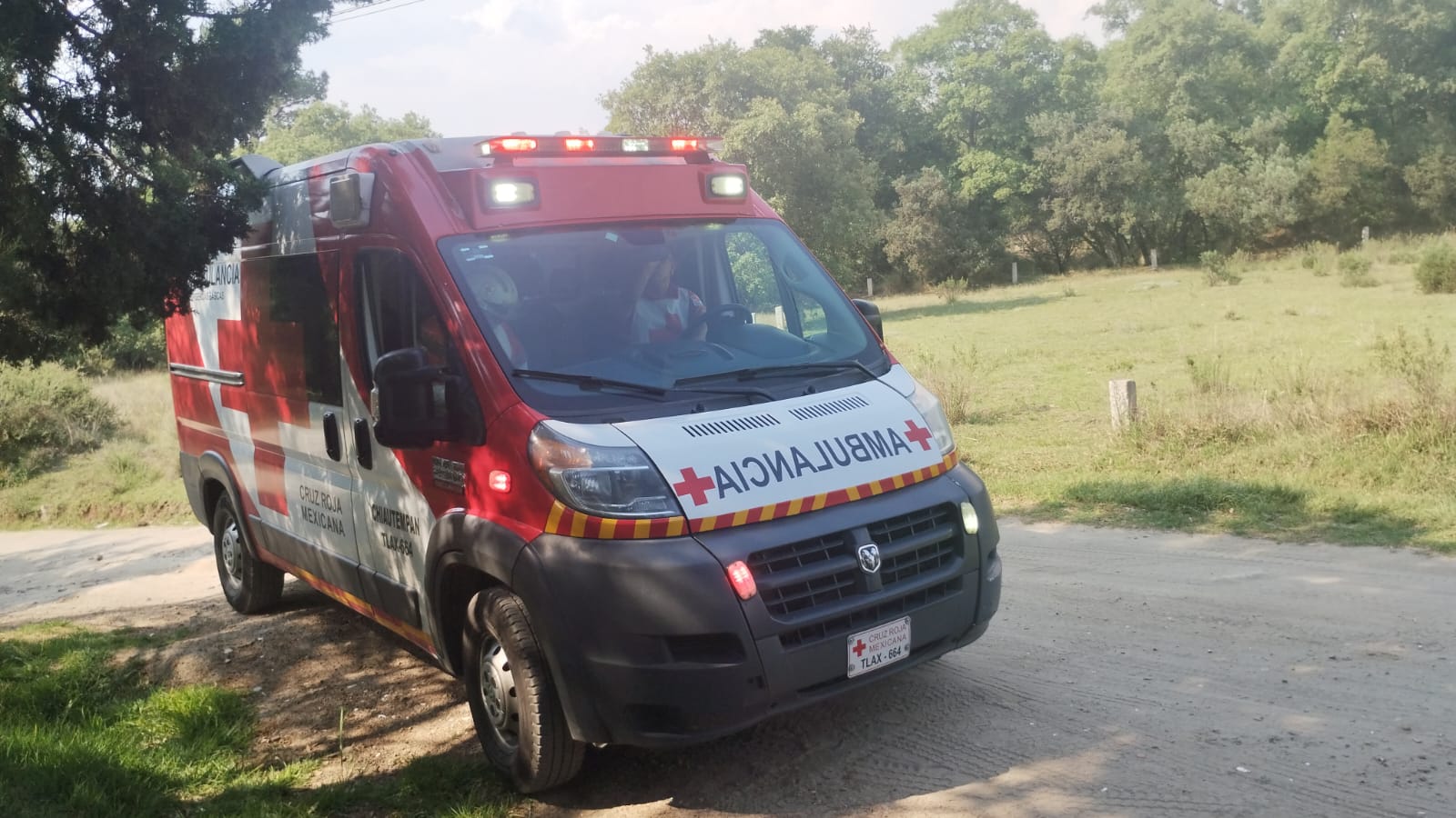 Policía de Género de Chiautempan y paramédicos auxilian a mujer embarazada víctima de violencia por su pareja